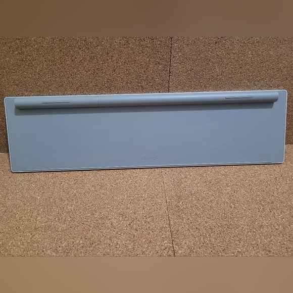 Microsoft Surface Wireless Keyboard Model 1742- Tested. - Picture 6 of 7